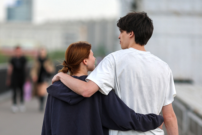 люди молодёжь пара прогулка 