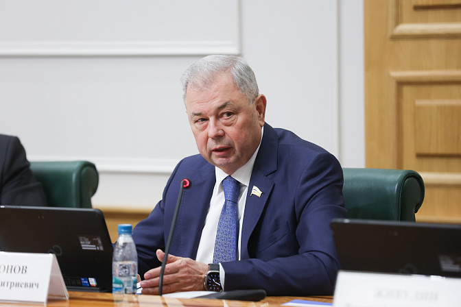 сенатор анатолий артамонов
