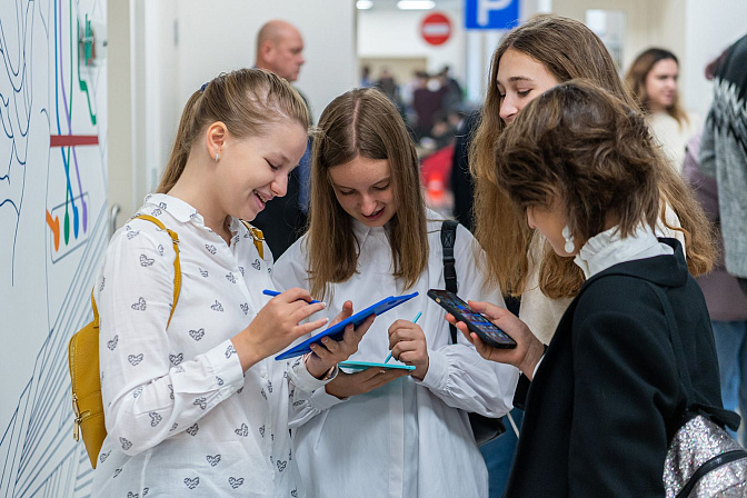 школа подростки гаджеты перемена 