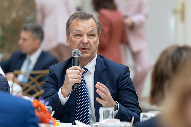 первый заместитель председателя сф андрей яцкин