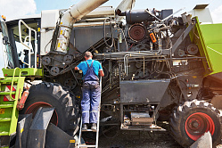 В СФ призвали выслушать аграриев прежде, чем повышать утильсбор на тракторы