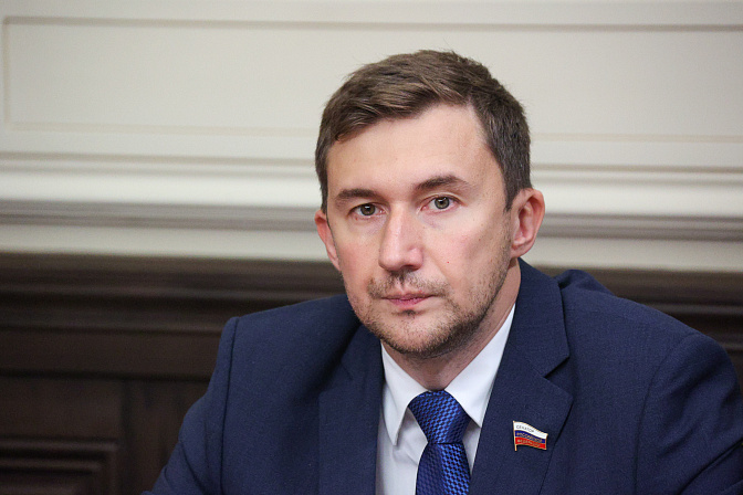сенатор сергей корякин
