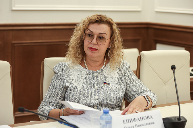 Сенатор Ольга Епифанова