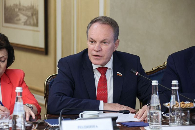 Александр Башкин. Фото: СенатИнформ / Пресс-служба СФ