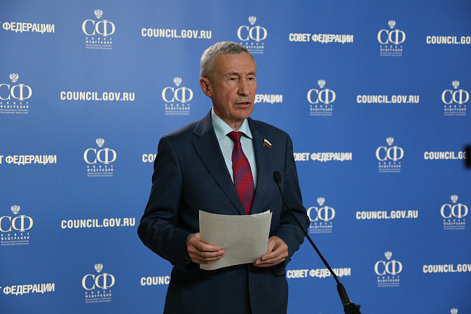 Сенатор Андрей Климов