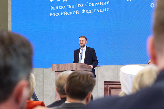 замглавы администрации президента рф максим орешкин