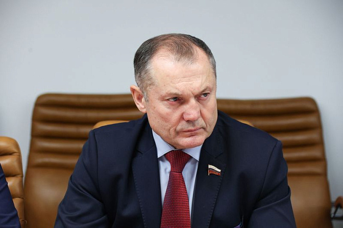 сенатор игорь мурог