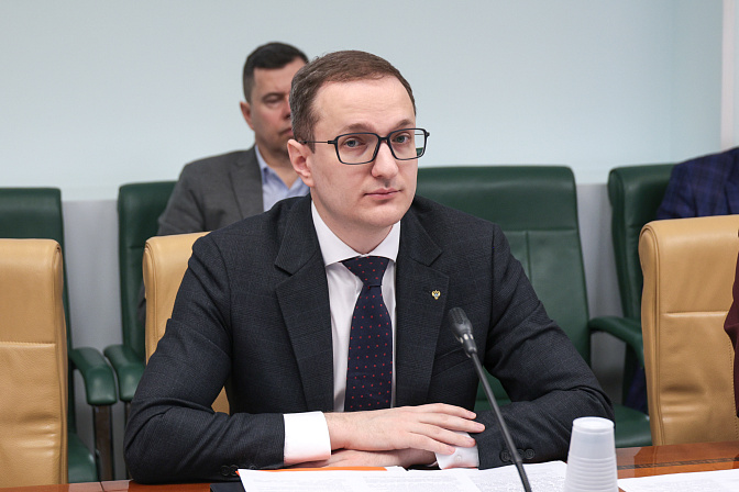 замдиректора департамента госполитики в области дорожного хозяйства минтранса евгений медведев