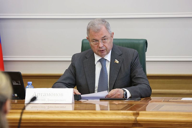 Анатолий Артамонов. Фото: СенатИнформ/ Пресс-служба СФ