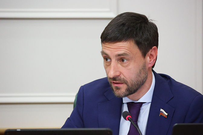 сенатор алексей синицын