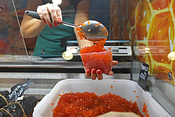 В СФ подтвердили, что дефицита красной икры на Новый год не будет