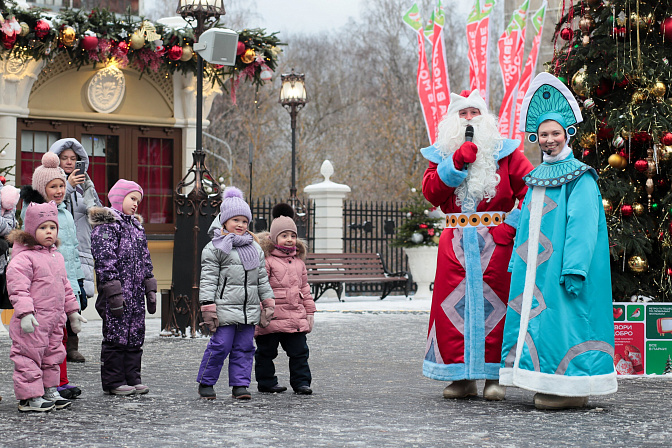 новогодние гуляния москва дед мороз снегурочка семья дети 