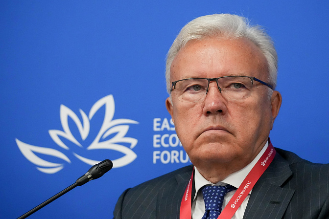 Сенатор Александр Усс