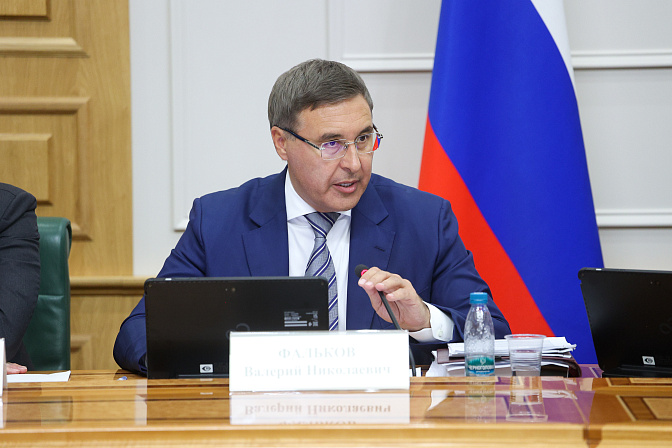 министр науки и высшего образования рф валерий фальков