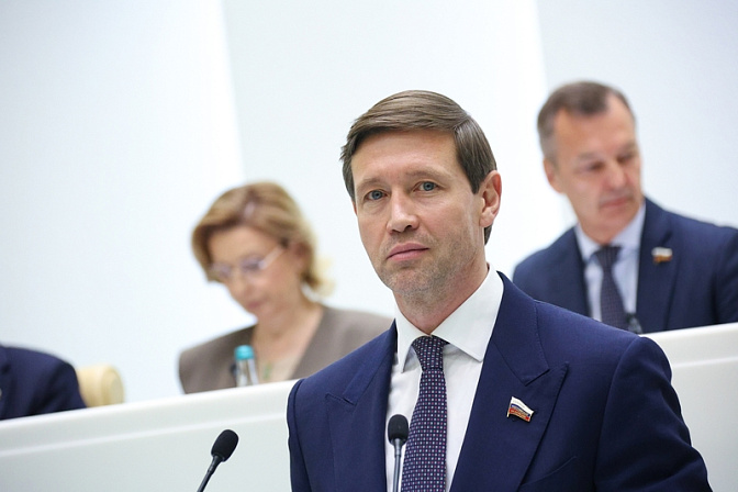 сенатор рф член сф артем шейкин
