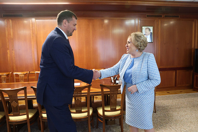 председатель сф валентина матвиенко провела встречу с губернатором запорожской области евгением балицким