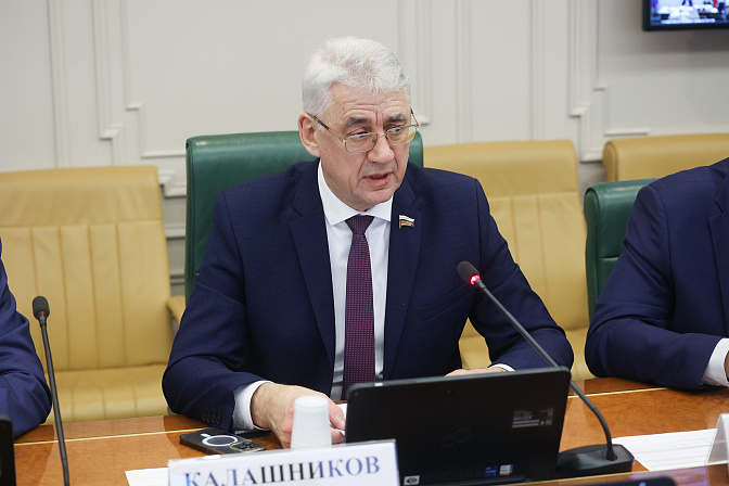 сенатор виктор калашников