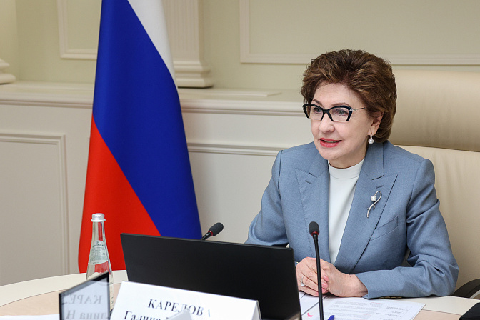 сенатор галина карелова