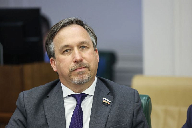 Сенатор Александр Гусаковский