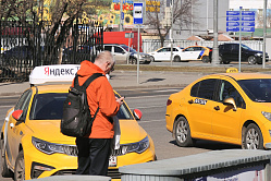 Кибермошенники начали зарабатывать через приложения такси 