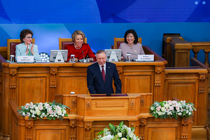 губернатор санкт-петербурга александр беглов