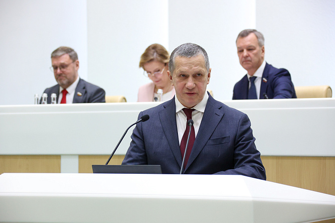 зампред правительства-полпред президента рф в дфо  юрий трутнев