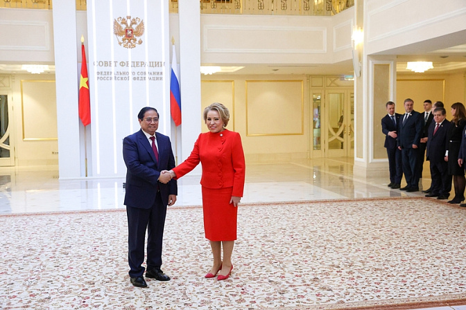 председатель совета федерации валентина матвиенко и премьер-министр социалистической республики вьетнам фам минь тинь