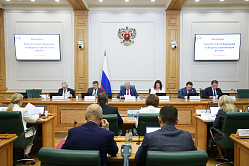 Профильный Комитет СФ поддержал упрощающие закупки для регионов поправки в 44-ФЗ
