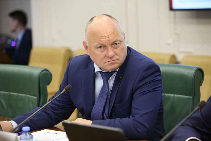 Сенатор Алексей Кондратенко