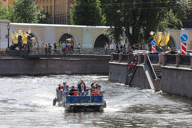 туризм водный трамвай банковский мост Санкт-Петербург