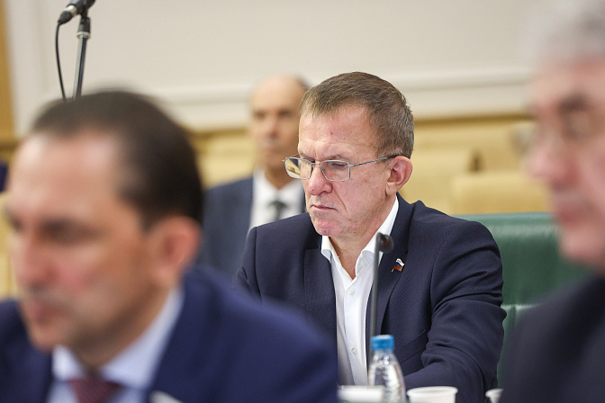 сенатор владимир кравченко