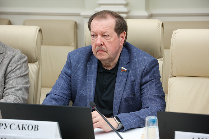 сенатор александр русаков