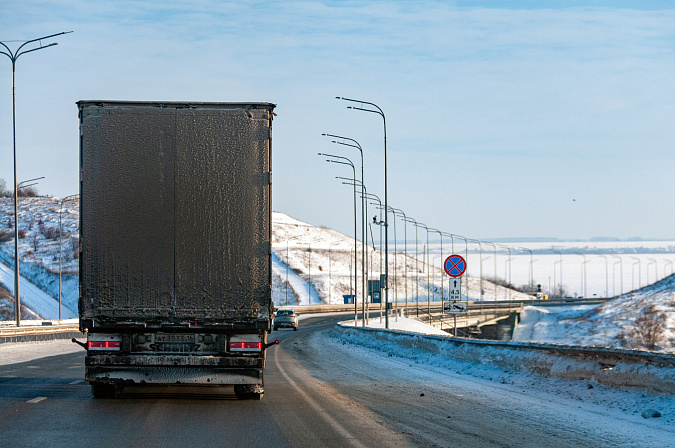 фура грузовик трасса зима занос 