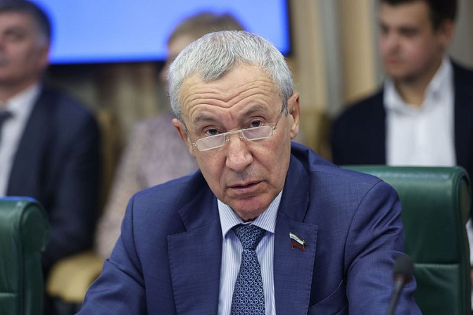 Сенатор Андрей Климов
