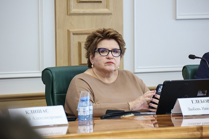 Сенатор Любовь Глебова