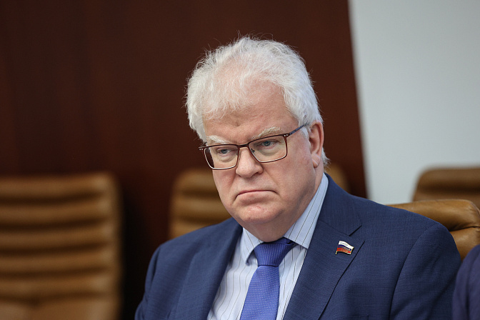 Сенатор Владимир Чижов