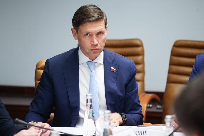 сенатор артём шейкин