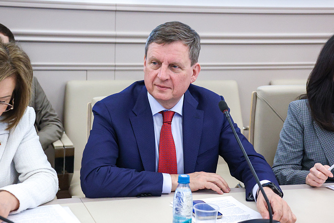 сенатор андрей епишин