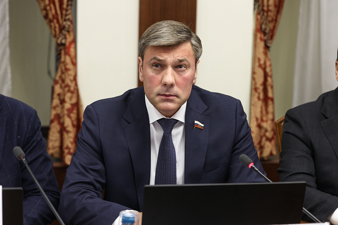 сенатор николай ежов