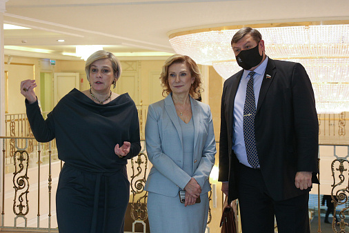 Сенатор Инна Святенко на выставке «Россия — мир неограниченных возможностей» 