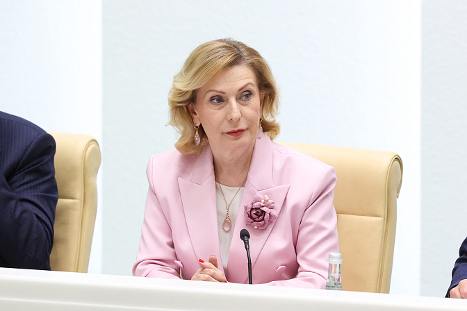 заместитель председателя сф инна святенко