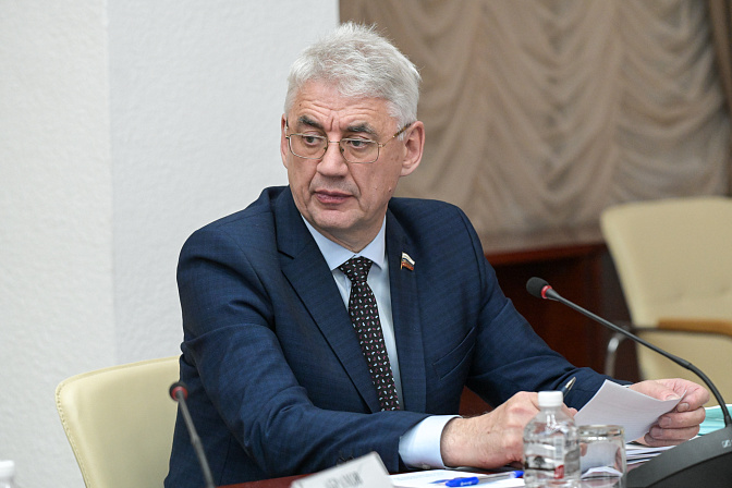 сенатор виктор калашников