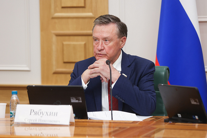 сенатор сергей рябухин