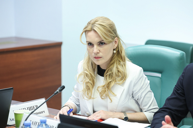 Сенатор Дарья Лантратова