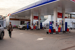 В СФ предложили ФАС с помощью ИИ проверить цены в магазинах на заправках