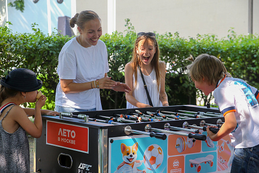 Семейные ценности и позитивный образ многодетных будут продвигать через рекламу