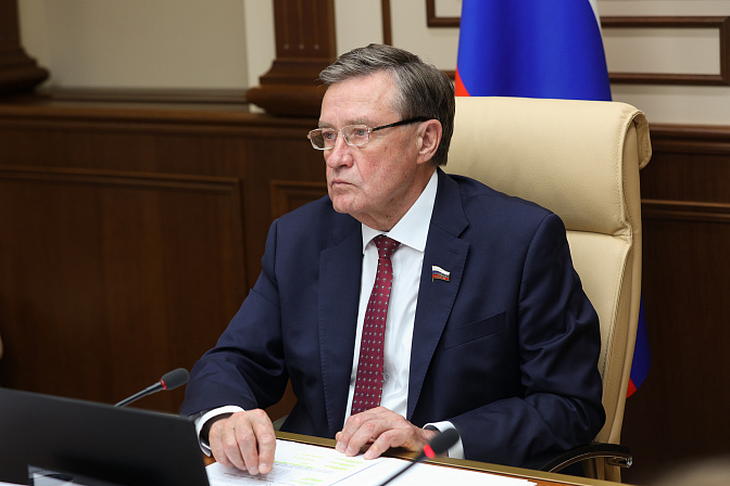 сенатор сергей рябухин