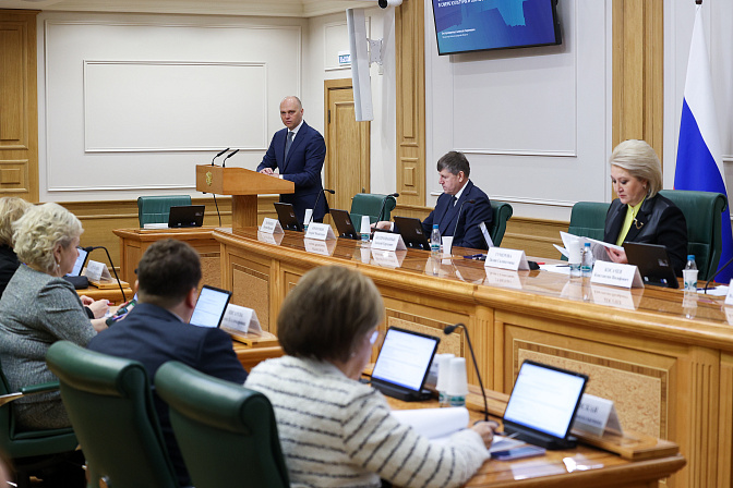 губернатор калининградской области алексей беспрозванных 