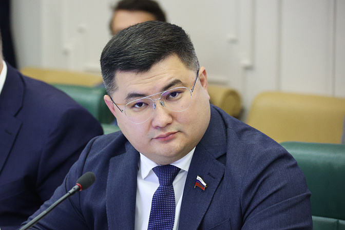 сенатор борис хачиров