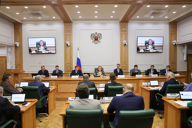 Фото: СенатИнформ/ Пресс-служба СФ